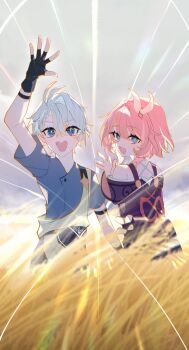 1boy 1girl aged_down ahoge black_gloves blue_eyes blue_shirt coat commentary_request cyrene_(aedes_elysiae)_(honkai:_star_rail) cyrene_(honkai:_star_rail) fingerless_gloves gloves hair_ornament highres honkai:_star_rail honkai_(series) looking_at_viewer nyayou_amanatto open_mouth outdoors phainon_(a_dream_scented_in_wheat)_(honkai:_star_rail) phainon_(honkai:_star_rail) pink_hair purple_coat shirt short_hair waving_hands wheat wheat_field white_hair