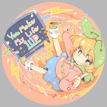 1girl 4orce! 774radio_bug album_cover blonde_hair blue_skirt camellia_(musician) commentary_request cover deformed green_eyes green_hairband grey_background grin hairband highres hood hoodie indie_utaite looking_at_viewer nanahira official_art pink_hoodie short_hair simple_background skirt smile solo television utaite