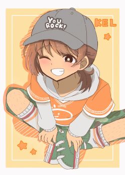 1boy black_eyes bright_pupils brown_hair camouflage camouflage_shorts character_name dark-skinned_male dark_skin green_shoes grey_hat grin hat highres hood hoodie kel_(birthday)_(omori) kel_(faraway)_(omori) kel_(omori) long_sleeves looking_at_viewer low_ponytail male_focus omori one_eye_closed open_mouth orange_hoodie ponytail shoes short_hair short_ponytail shorts smile sneakers socks solo teeth white_pupils white_socks yuuabara