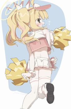 1girl ahoge alternate_costume ass_peek blonde_hair blue_archive blue_background blush boots border cheerleader commentary cropped_shirt embarrassed flying_sweatdrops from_behind glaring halo hand_up heart heart_sticker highres holding holding_pom_poms loli long_hair looking_at_viewer looking_back miniskirt nemo_(leafnight) open_mouth outside_border pink_shirt pom_pom_(cheerleading) pom_poms profile scrunchie shirt simple_background skirt sleeveless sleeveless_shirt solo standing standing_on_one_leg sticker sticker_on_face symbol-only_commentary thighhighs twintails v-shaped_eyebrows visor_cap white_border white_skirt white_thighhighs wrist_scrunchie yellow_eyes yoshimi_(blue_archive)