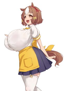1girl absurdres alternate_breast_size_(larger) animal_ears apron apron_pocket arm_behind_back back_bow belno_light_(umamusume) blue_skirt bow breasts brown_hair button_gap collared_shirt commentary cowboy_shot ear_ornament ear_ribbon from_side gigantic_breasts golden_week hair_ornament hand_up highres horse_ears horse_girl horse_tail horseshoe_print huge_breasts letter_hair_ornament looking_at_viewer multicolored_hair noe_(ppppriver) open_mouth pleated_skirt print_thighhighs shirt short_hair short_sleeves simple_background skirt smile solo tail tail_bow tail_ornament teeth thighhighs tight_clothes tight_shirt two-tone_hair umamusume umamusume:_cinderella_gray upper_teeth_only waist_apron waitress white_background white_hair white_shirt white_thighhighs yellow_apron yellow_bow