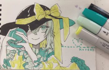 1girl black_hat bow character_name closed_mouth commentary_request green_eyes grey_hair hat hat_bow hat_over_one_eye highres komeiji_koishi looking_at_viewer marker_(medium) shinjitsu_no_kuchi shirt short_hair smile solo third_eye touhou traditional_media upper_body yellow_bow yellow_shirt