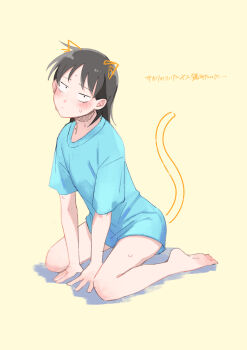 1girl absurdres animal_ears bare_legs barefoot black_hair blue_shirt blush cat_ears cat_tail commentary_request drawn_ears drawn_tail embarrassed full_body futsuu_no_keion-bu hands_on_ground hatono_chihiro highres ikihaji medium_hair shirt short_sleeves simple_background sitting small_pupils soles solo sweat t-shirt tail toes translation_request wariza yellow_background