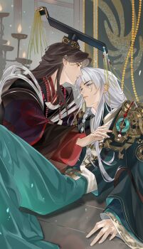 2boys absurdres aqua_hanfu aqua_robe armor banner bead_necklace beads black_hanfu braid brown_eyes brown_hair candle candlestand chinese_clothes chinese_commentary closed_mouth curtained_hair expressionless feet_out_of_frame from_side frown gongzi_xiyu green_jacket guan_hat hanfu highres hua_yi_shanxin_zhiyue indoors jacket jade_(gemstone) jewelry lattice layered_sleeves ling_yan_ru lips long_hair long_sleeves male_focus mian_guan multiple_boys multiple_necklaces necklace official_alternate_costume on_floor open_clothes open_jacket parted_bangs plastron_(necklace) profile purple_eyes purple_shawl reclining red_hanfu robe shawl shoulder_armor shoulder_guard side_braids sitting the_prince_(hua_yi_shanxin_zhiyue) upper_body white_hair white_robe wide_sleeves yaoi