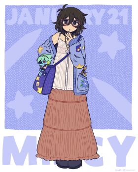 1girl alternate_costume antenna_hair bag black_hair blue_background blue_bag blue_cardigan border bright_pupils brown_eyes brown_skirt buttons camisole captain_spaceboy cardigan cardigan_partially_removed character_charm character_name charm_(object) commentary donuqx double-parted_bangs english_commentary finger_to_own_chin fingernails flat_chest flat_color frilled_camisole frilled_skirt frills full_body glasses hair_between_eyes hand_on_own_hip highres inward_w jewelry long_skirt long_sleeves looking_at_viewer medium_hair mincy_(omori) necklace object_in_pocket omocat_(style) omori open_cardigan open_clothes outside_border paintbrush parted_lips pencil pocket puffy_long_sleeves puffy_sleeves red-framed_eyewear shoulder_bag simple_background single_bare_shoulder skirt sleeves_past_wrists solo standing star_(symbol) star_necklace star_print straight-on w white_border white_camisole white_pupils