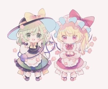 2girls black_hat black_shirt blonde_hair blush_stickers chibi flandre_scarlet flower frilled_skirt frills full_body green_eyes green_hair green_skirt hat heart hiyuu_(hiyualice) komeiji_koishi medium_hair mob_cap multiple_girls one_eye_closed red_eyes red_skirt shirt side_ponytail simple_background skirt touhou white_background white_hat white_shirt