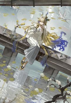1girl absurdres ambience_synesthesia arknights bad_perspective bird blonde_hair blue_hair chinese_commentary choker colored_extremities commentary_request dragon_girl dragon_horns dutch_angle eastern_dragon_horns floating_hair flower gradient_hair hair_flowing_over hair_intakes highres horns jewelry lake long_hair looking_at_viewer multicolored_hair necklace official_alternate_costume outdoors pearl_necklace pointy_ears redrawn reflection reflective_liquid shu_(arknights) shu_(bingwenyuyou)_(arknights) sitting solo vase very_long_hair water white_bird white_flower white_hair xihucuyuyu yellow_choker yellow_hands
