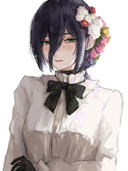 1girl black_bow black_bowtie black_choker black_gloves blush bow bowtie chainsaw_man choker commentary daisy_(flower) double-parted_bangs flower gloves green_eyes hair_between_eyes hair_flower hair_ornament highres long_bangs pink_flower purple_hair red_flower reze_(chainsaw_man) shirt simple_background solo upper_body ushi_yo white_background white_flower white_shirt yellow_flower