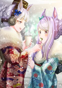 2girls animal_ears aqua_bow blue_bow blue_kimono blunt_bangs blush bow breath commentary_request cup dango ear_bow ear_ribbon feeding food food_in_mouth fur-trimmed_kimono fur_trim gold_ship_(umamusume) grey_hair hair_bun hat highres holding holding_cup horse_ears horse_girl japanese_clothes kimono long_hair long_sleeves mejiro_mcqueen_(umamusume) multiple_girls obi otono_(bkt4b) outdoors parted_lips pillbox_hat print_kimono purple_eyes purple_hair red_kimono sanshoku_dango sash smile snow steaming_cup umamusume wagashi wide_sleeves