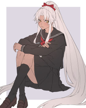 1girl absurdres amakusa_shirou_(fate) amakusa_shirou_(third_ascension)_(fate) black_serafuku black_socks bow brown_shoes commentary dark-skinned_female dark_skin fate/apocrypha fate_(series) genderswap genderswap_(mtf) grey_hair hair_bow high_ponytail highres kneehighs loafers long_hair long_sleeves looking_to_the_side medium_skirt pleated_skirt ponytail red_bow scar scar_on_leg school_uniform serafuku shoes sitting skirt socks solo tofu_(bean359) very_long_hair yellow_eyes
