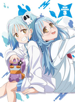 2girls @_@ arm_support back-to-back blue_hair blue_skirt blush bright_pupils brown_eyes clenched_teeth coat cover ear_piercing earrings glasses hair_ornament izutsumi_marin izutsumi_minato jewelry lab_coat long_hair multiple_girls ninja_to_koroshiya_no_futarigurashi official_art open_mouth piercing pleated_skirt roboko_(ninkoro) robot round_eyewear sailor_collar sharp_teeth shiotsuki_kazuya siblings sisters sitting skirt skull_hair_ornament smile teeth twintails white_coat white_pupils white_sailor_collar