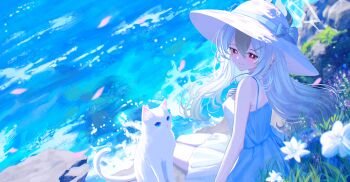 1girl absurdres bare_arms bare_shoulders black_hair blue_archive blush cat closed_mouth demon_girl demon_horns dress from_side hair_between_eyes hat highres horns kayoko_(blue_archive) long_hair looking_at_viewer megumi_kei multicolored_hair ocean red_eyes sidelocks sleeveless sleeveless_dress smile solo sun_hat sundress two-tone_hair white_dress white_hair white_hat