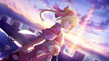 2girls aiz_wallenstein anime_coloring blonde_hair blue_kimono bow breasts closed_mouth cloud cloudy_sky danmachi_battle_chronicle dungeon_ni_deai_wo_motomeru_no_wa_machigatteiru_darou_ka game_cg hair_between_eyes hair_bow hammer highres holding holding_hammer japanese_clothes kimono lefiya_viridis long_hair looking_at_viewer looking_to_the_side medium_breasts mountainous_horizon multiple_girls non-web_source obi official_alternate_costume official_art outdoors pink_bow pink_kimono print_kimono sash sky smile solo_focus sunrise tassel white_sash yellow_eyes