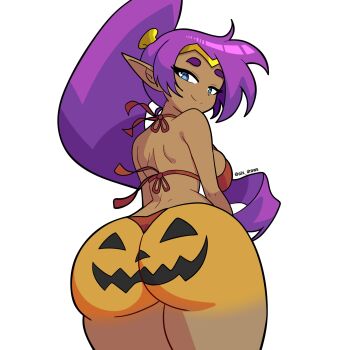 1girl alx_draws ass ass_focus bare_shoulders bikini blue_eyes breasts dark-skinned_female dark_skin from_behind highres large_breasts long_hair pointy_ears pumpkin_print purple_hair shantae shantae_(series) smug swimsuit thong thong_bikini very_long_hair white_background