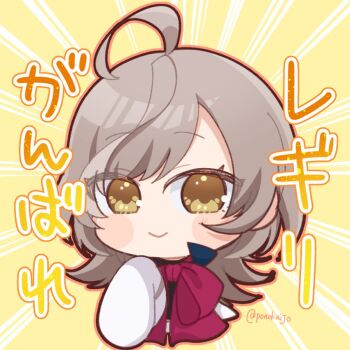 1girl :> ahoge assault_lily blush bow bowtie chibi closed_mouth commentary_request cropped_torso grey_hair hand_up herensuge_girls_academy_school_uniform jacket long_hair long_sleeves looking_at_viewer multicolored_hair oversized_clothes ponokaijo red_bow red_bowtie sasaki_ran school_uniform sleeves_past_fingers sleeves_past_wrists smile solo streaked_hair sunburst sunburst_background translation_request twitter_username upper_body water white_jacket yellow_background yellow_eyes