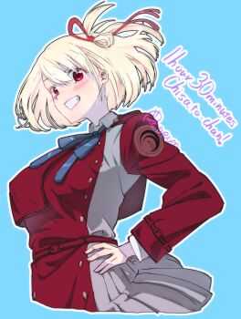 1girl absurdres artist_name belt blonde_hair blue_background blue_ribbon blush collared_dress commentary_request dress english_text grey_dress grin hair_ribbon hand_on_own_hip highres long_sleeves looking_at_viewer lycoris_recoil lycoris_uniform medium_hair neck_ribbon nishikigi_chisato outline pleated_dress red_belt red_dress red_eyes red_ribbon red_rum_rainy ribbon simple_background smile solo two-tone_dress upper_body white_outline