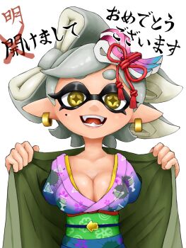 1girl alternate_costume breasts cleavage earrings facing_viewer fangs grey_hair jacket japanese_clothes japanese_text jewelry kimono large_variant_set lipstick makeup marie_(splatoon) mole mole_under_eye new_year nintendo obi open_clothes open_jacket open_mouth pink_lips pointy_ears sash sheoknight smile solo splatoon_(series) tentacle_hair upper_body variant_set white_background yellow_eyes
