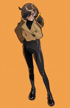 1girl 987645321o black_bodysuit black_gloves black_hair blue_eyes blush bodysuit bodysuit_under_clothes breasts brown_jacket dark-skinned_female dark_skin emma_(pokemon) full_body gloves hair_ornament highres jacket latex latex_bodysuit looking_at_viewer multicolored_gloves nintendo open_mouth orange_background orange_gloves pointing pointing_at_viewer pokemon pokemon_legends:_z-a short_hair smile solo standing two-tone_gloves