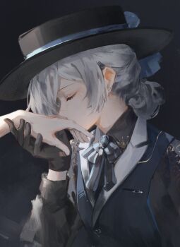 1girl 1other absurdres black_background black_coat black_gloves black_hat black_shirt blue_bow blue_bowtie boater_hat bow bowtie closed_eyes coat elyzerda from_side gloves grey_hair hair_bun hand_up hashtag-only_commentary hat hat_bow highres holding_hands kiss kissing_hand profile reverse:1999 shirt short_hair single_side_bun solo_focus upper_body vertin_(reverse:1999)