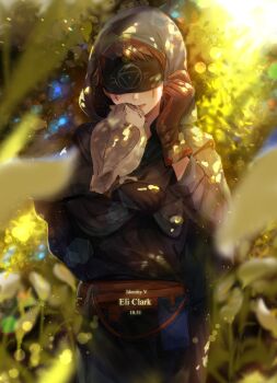 1boy animal_on_arm archived_source belt belt_pouch bird bird_on_arm blindfold blue_robe blurry blurry_background brown_belt brown_gloves brown_hair character_name cloak copyright_name dappled_sunlight dated eli_clark facial_mark facing_viewer gloves highres hood hood_up hooded_cloak identity_v leaf light_particles male_focus nu_hanken owl plant pouch robe short_hair smile solo sunlight upper_body