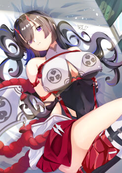 1girl absurdres arms_behind_back bare_shoulders bdsm black_hair black_shirt blue_hair bondage bound breast_curtains breasts chaos_zero_nightmare chizuru_(chaos_zero_nightmare) cleavage clothing_cutout commentary covered_navel english_commentary hakama hakama_short_skirt hakama_skirt highres horns japanese_clothes large_breasts lying mifune_kou multicolored_hair nontraditional_miko obi on_back on_bed one_eye_covered purple_eyes red_hakama red_horns restrained sash shibari shirt sideboob skirt thighs