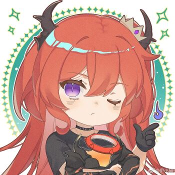 1girl arknights black_choker black_gloves black_horns black_shirt chibi chibi_only choker closed_mouth crown gloves hair_between_eyes horns light_blush long_hair looking_at_viewer mini_crown one_eye_closed purple_eyes red_hair shirt slit_pupils solo sparkle surtr_(arknights) t-shirt upper_body watermark weibo_watermark yixiaoyi