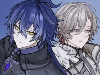 2boys blue_background blue_eyes commentary_request expressionless flins_(genshin_impact) fur_trim gem genshin_impact highres illuga_(genshin_impact) light_smile long_hair looking_at_viewer messy_hair multiple_boys pale_skin red_pupils smile yellow_eyes yukimi5tuki