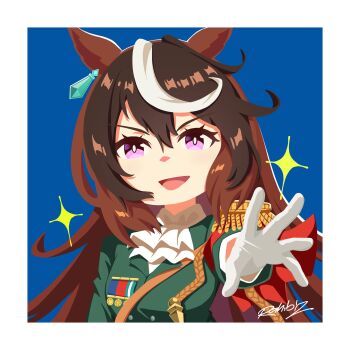 1girl absurdres aiguillette animal_ears ascot blue_background brown_hair buttons cape double-breasted ear_ornament earrings epaulettes gloves green_jacket hair_between_eyes highres horse_ears horse_girl jacket jewelry long_hair long_sleeves looking_at_viewer medal multicolored_hair open_mouth outstretched_arm purple_eyes rahibizzz red_cape side_cape single_earring single_epaulette smile streaked_hair symboli_rudolf_(emperor&#039;s_path)_(umamusume) symboli_rudolf_(umamusume) umamusume upper_body white_ascot white_gloves white_hair