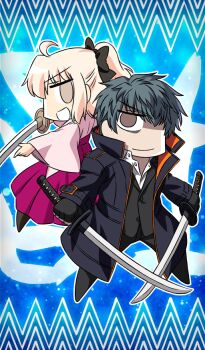 1boy 1girl ahoge aqua_hair back-to-back bags_under_eyes black_boots black_bow black_gloves black_jacket black_pants black_suit blue_background blue_coat boots bow brown_eyes chibi chibi_only closed_mouth coat commentary dual_wielding fate/grand_order fate_(series) fingerless_gloves formal_clothes gloves grey_eyes hair_bow hakama hakama_skirt half_updo holding holding_sword holding_weapon jacket japanese_clothes katana keikenchi kimono long_coat long_sleeves medium_hair official_art okita_souji_(fate) okita_souji_(koha-ace) open_clothes open_coat open_mouth pants pink_hair pink_hakama pink_kimono saitou_hajime_(fate) saitou_hajime_(first_ascension)_(fate) shirt short_hair sidelocks skirt smile suit suit_jacket sword text_background third-party_source translation_request weapon white_shirt wide_sleeves