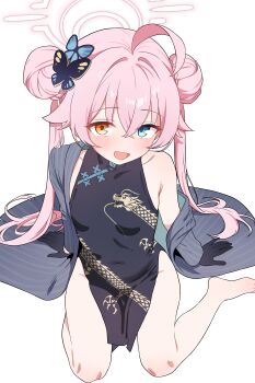 1girl absurdres alternate_hairstyle bare_legs barefoot black_dress black_gloves blue_archive blue_eyes blush breasts butterfly_hair_ornament china_dress chinese_clothes commentary_request cosplay double_bun dragon_print dress fang gloves grey_jacket hair_bun hair_ornament halo heterochromia highres hoshino_(blue_archive) jacket kisaki_(blue_archive) kisaki_(blue_archive)_(cosplay) looking_at_viewer open_mouth pelvic_curtain pink_hair print_dress saho_4545 simple_background sitting small_breasts solo striped_clothes striped_jacket thighs toes twintails vertical-striped_clothes vertical-striped_jacket white_background white_halo yellow_eyes