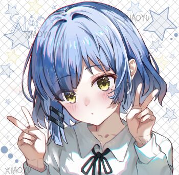 1girl artist_name black_ribbon blue_hair bocchi_the_rock! chromatic_aberration collared_shirt commentary_request double_v grid_background hair_ornament hairclip hands_up highres long_sleeves looking_at_viewer mole mole_under_eye neck_ribbon parallel_hairclips ribbon shirt short_hair solo star_(symbol) star_symbol_background upper_body v white_background white_shirt xiaoyu_(hyh224488) yamada_ryo yellow_eyes