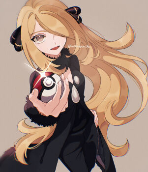 1girl black_coat blonde_hair breasts coat cynthia_(pokemon) fur-trimmed_coat fur-trimmed_sleeves fur_collar fur_trim grey_background grey_eyes hair_ornament hair_over_one_eye highres holding holding_poke_ball long_hair long_sleeves looking_at_viewer mikakami1e nintendo open_mouth poke_ball poke_ball_(basic) pokemon pokemon_dppt simple_background smile solo very_long_hair
