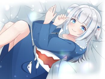 1girl animal_costume animal_hood blue_eyes blue_hoodie blunt_bangs gawr_gura gawr_gura_(1st_costume) hair_ornament highres hololive hololive_english hood hoodie long_sleeves lying multicolored_hair on_bed on_side shark shark_costume shark_girl shark_hair_ornament shark_hood shark_print smile solo streaked_hair two_side_up user_uvdj4347 virtual_youtuber white_hair