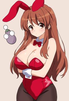1girl animal_ears arm_under_breasts artist_self-insert asahina_mikuru black_pantyhose bow bowtie breasts brown_eyes brown_hair commentary detached_collar eggplant english_commentary fake_animal_ears highres large_breasts leotard long_hair mole mole_on_breast official_alternate_costume pantyhose pink_background playboy_bunny rabbit_ears red_bow red_bowtie red_leotard simple_background strapless strapless_leotard suzumiya_haruhi_no_yuuutsu wrist_cuffs yuiyu_ki