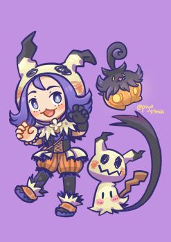 Rule 34 | 1girl, acerola (fall 2020) (pokemon), acerola (pokemon), fangs, full body, gen 6 pokemon, gen 7 pokemon, gloves, grey eyes, highres, mimikyu, nintendo, official alternate costume, piyostoria, pokemon, pokemon (creature), pokemon masters ex, pumpkaboo, purple hair, single glove, twitter username