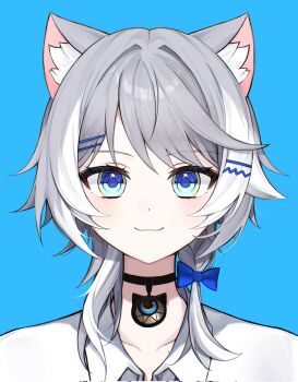 1girl :3 animal_ear_fluff animal_ears blue_background blue_eyes bow braid cat_ears cat_girl charm_(object) choker cipher_(honkai:_star_rail) collared_shirt grey_hair hair_bow hair_ornament hairclip hashtag-only_commentary highres honkai:_star_rail honkai_(series) kom376986 mixed-language_commentary parallel_hairclips shirt smile white_shirt white_streaks