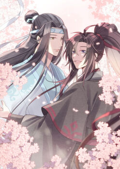 2boys ahoge bishounen black_hair black_hanfu brown_hair cherry_blossoms chinese_clothes closed_mouth couple eye_contact falling_petals fduki_maro flower hair_between_eyes hair_ribbon hanfu headband high_ponytail highres lan_wangji long_hair long_sleeves looking_at_another looking_at_viewer male_focus modao_zushi multiple_boys open_mouth outdoors parted_lips petals pink_flower ponytail purple_eyes red_ribbon ribbon robe sidelocks smile standing topknot upper_body very_long_hair wei_wuxian white_hanfu white_headband wide_sleeves xiao_guan_(headdress) yaoi yellow_eyes