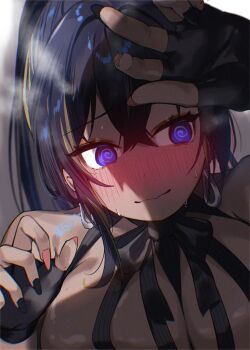 1girl @_@ absurdres bare_shoulders between_breasts black_bow black_bowtie black_gloves black_hair blue_eyes blush bow bowtie breasts cleavage close-up closed_mouth commentary_request dark-skinned_female dark_skin earrings fingerless_gloves fujisaki_subaru gloves goddess_of_victory:_nikke high_ponytail highres jewelry large_breasts long_hair looking_at_viewer multicolored_hair noise_(nikke) ponytail red_nails solo sweat two-tone_hair