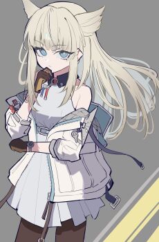 Rule 34 | 1girl, absurdres, arknights, arknights: endfield, bare shoulders, blonde hair, blue eyes, brown gloves, brown pantyhose, closed mouth, collared dress, commentary request, contrast collar, cowboy shot, dress, gloves, gouyoku (greeding043), grey background, hand on own chin, highres, jacket, long hair, off shoulder, pantyhose, partial commentary, perlica (arknights), pleated dress, simple background, sleeveless, sleeveless dress, solo, standing, thinking, watch, white dress, white jacket, wristwatch, yellow gloves, yellow pupils