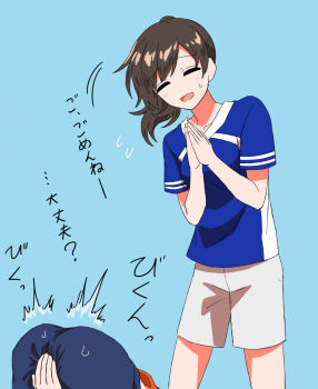 1boy 1girl ball_busting blue_background blue_jersey fallen_down hands_together highres holding_crotch japanese_text jersey original shorts smile sportswear tagme uru-sigu