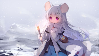 1girl a1352170118 absurdres animal_ears bag blue_skirt chinese_commentary coat commentary grey_coat grey_scarf hair_ornament hairclip highres long_hair mouse_ears mouse_girl outdoors ratkin_(rimworld) red_eyes rimworld scarf skirt snow solo torch white_hair winter