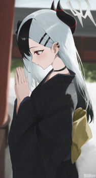 1girl absurdres black_choker black_hair black_horns black_kimono blue_archive blurry blurry_background choker commentary demon_horns earclip film_grain flower from_side grey_halo hair_flower hair_ornament halo highres horns japanese_clothes kayoko_(blue_archive) kayoko_(new_year)_(blue_archive) kimono long_hair looking_down mi_rong_abmiron multicolored_hair new_year official_alternate_costume praying red_eyes shrine solo two-tone_hair upper_body wheel_print white_hair