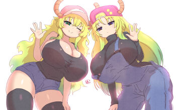 2girls backwards_hat baseball_cap black_shirt black_tank_top blonde_hair breasts cleavage color_connection commentary_request cosplay costume_switch crossover denim denim_shorts dragon_girl dragon_horns dual_persona gradient_hair green_eyes green_hair hair_color_connection hat highres horns horns_through_headwear huge_breasts kobayashi-san_chi_no_maidragon large_breasts leaning_forward long_hair look-alike looking_at_viewer lucoa_(maidragon) multicolored_hair multiple_girls one_eye_closed overalls petla purple_eyes reiwa_rerere shirt short_shorts shorts siblings simple_background sisters slit_pupils smile sweater tank_top thighhighs thighs trait_connection turtleneck turtleneck_sweater unusually_open_eyes waving white_background yellow_pupils