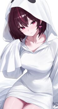 1girl absurdres breasts closed_mouth collarbone earrings ghost_costume highres hood hoodie jewelry jururu large_breasts long_sleeves looking_at_viewer multicolored_hair purple_eyes purple_hair sei_(0724sei6) short_hair simple_background sleeves_past_fingers sleeves_past_wrists solo streaked_hair virtual_youtuber waktaverse white_background white_hoodie