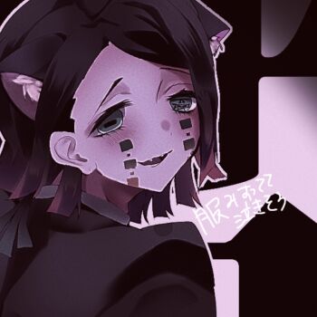 1boy animal_ears asymmetrical_bangs black_hair black_jacket blush buttons cat_ears colored_tips commentary_request cropped demon_boy enmu_(kimetsu_no_yaiba) extra_ears facial_mark fangs from_behind green_eyes grey_background hinshi_(mumunu_enm) jacket kemonomimi_mode kimetsu_no_yaiba long_sleeves looking_at_viewer looking_back male_focus medium_hair multicolored_hair open_mouth outline portrait raised_inner_eyebrows smile solo suit_jacket symbol-shaped_pupils tareme tears_facial_mark teeth trap turning_head undershirt vignetting white_outline