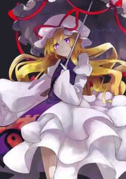 1girl absurdres blush bow bright_pupils commentary dress feet_out_of_frame frilled_hat frilled_umbrella frills gloves hair_bow hat highres holding holding_umbrella long_hair long_sleeves looking_at_viewer mob_cap pink_hair purple_eyes purple_tabard red_bow ringoma098 simple_background smile solo tabard thighs touhou umbrella very_long_hair white_dress white_gloves white_hat white_pupils white_umbrella yakumo_yukari