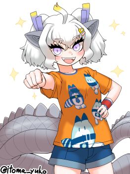1girl absurdres animal_ears blush clenched_hand cowboy_shot denim denim_shorts dragon_ears dragon_girl dragon_horns dragon_tail fangs hair_between_eyes hair_ornament hairclip highres horns itoma_yuko kemono_friends kemono_friends_3 looking_at_viewer lucky_beast_(kemono_friends) official_alternate_costume open_mouth orange_shirt print_shirt purple_eyes shirt short_hair short_shorts short_twintails shorts sidelocks slit_pupils smile solo sparkle t-shirt tail twintails white_dragon_(kemono_friends) white_hair wristband