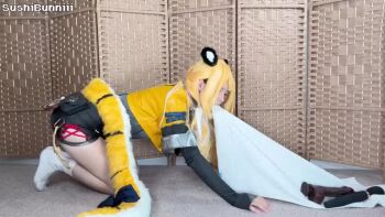 1girl animal_ears animated anus blonde_hair brown_dildo dildo fake_animal_ears feet female_masturbation huge_dildo ju_fufu ju_fufu_(cosplay) long_hair looking_at_viewer masturbation object_insertion open_mouth pussy real_life sex_toy socks spread_legs sushibunniii tagme teeth thighs vaginal vaginal_object_insertion vibrator video wet white_socks zenless_zone_zero