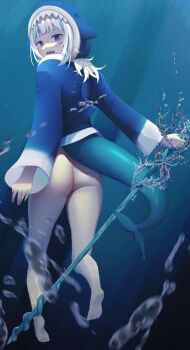 1girl absurdres animal_hood ass barefoot blue_eyes blue_hoodie blue_streaks bottomless feet fins fish_tail gawr_gura gawr_gura_(1st_costume) highres holding holding_polearm holding_weapon hololive hololive_english hood hood_up hoodie long_hair polearm shark_girl shark_hood shark_tail soles solo spicyyrum submerged tail toes trident underwater virtual_youtuber weapon
