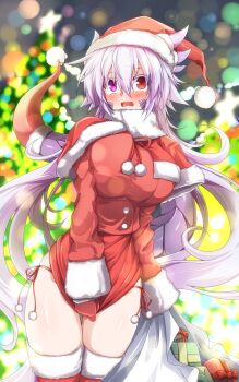 1girl absurdres blush breasts capelet christmas christmas_tree clothes_pull colored_eyelashes dragon_girl dragon_horns dragon_tail fur-trimmed_capelet fur-trimmed_headwear fur_trim g_(genesis1556) gift gloves hair_between_eyes hat heterochromia highres holding holding_sack horns large_breasts long_hair looking_at_viewer monster_girl no_pants open_mouth original pulling_own_clothes purple_eyes purple_hair rara_(g_(genesis1556)) red_capelet red_eyes red_hat sack santa_costume santa_hat scales shirt_pull solo tail thighhighs very_long_hair
